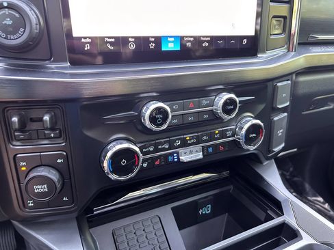 Used 2026 Ford F250 Lariat w/ Black Appearance Package AWD/4WD image 39