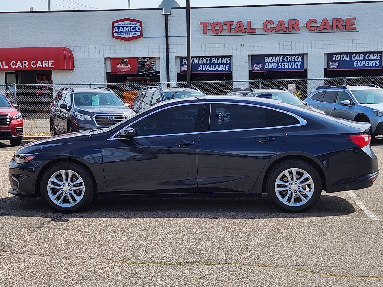 Used 2018 Chevrolet Malibu LT FWD image 3