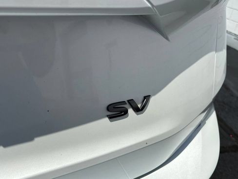 Used 2024 Nissan Rogue SV FWD image 33