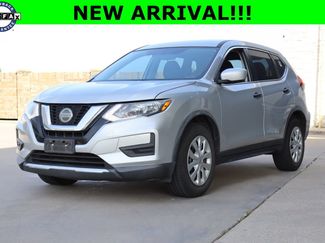 Used 2018 Nissan Rogue S FWD video 1