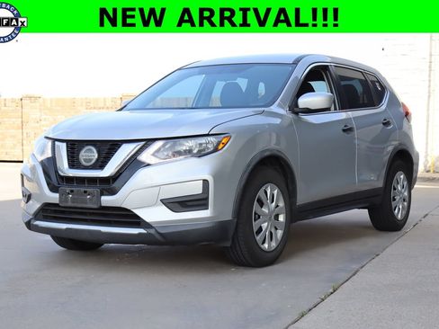 Used 2018 Nissan Rogue S FWD image 1