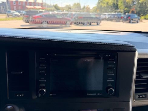Used 2018 Toyota Sienna XLE w/ XLE Navigation Package FWD image 26