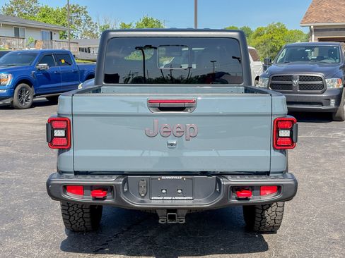Used 2025 Jeep Gladiator Rubicon w/ Convenience Group AWD/4WD image 14