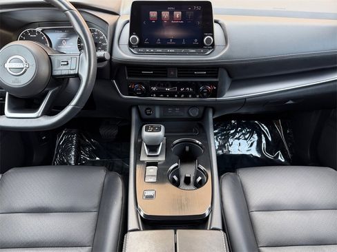 Used 2024 Nissan Rogue SV w/ SV Premium Package image 26