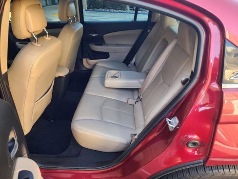 Used 2011 Chrysler 200 Limited image 38