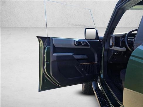 Used 2022 Ford Bronco Badlands image 10