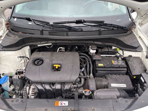 Used 2025 Kia Soul LX w/ LX Technology Package FWD image 30