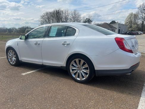 Used 2014 Lincoln MKS AWD w/ Equipment Group 201A image 3