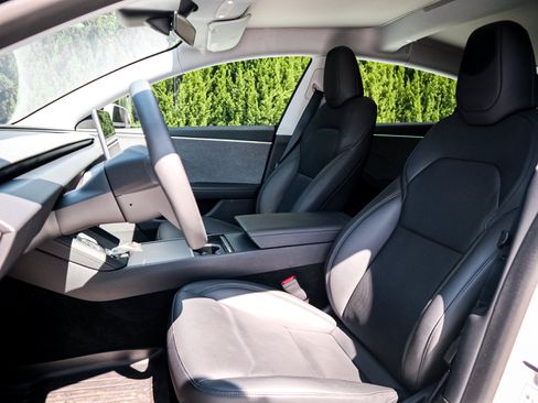 Used 2025 Tesla Model 3 Long Range RWD image 7