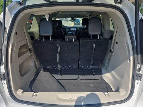 Used 2024 Chrysler Pacifica Touring-L FWD image 31