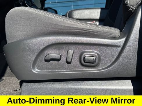 Used 2024 Nissan Titan SV w/ SV Bronze Edition Package image 32