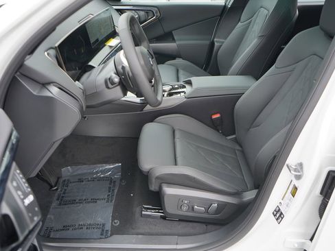 Used 2025 BMW X3 xDrive30i w/ Premium Package image 10