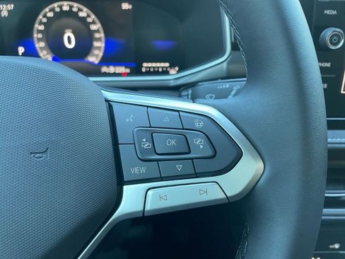 New 2026 Volkswagen Taos SE FWD image 8
