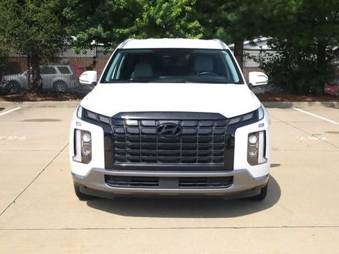 Used 2024 Hyundai Palisade SEL FWD image 2