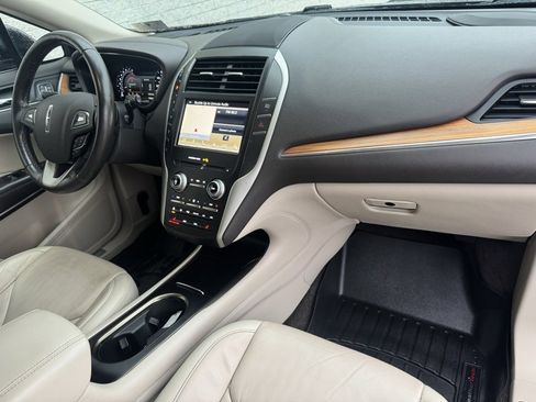 Used 2019 Lincoln MKC Select w/ Select Plus Package image 19