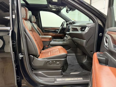 Used 2023 GMC Yukon XL Denali Ultimate AWD/4WD image 33