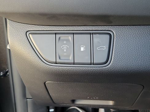Certified 2026 Genesis G70 2.5T AWD/4WD image 12