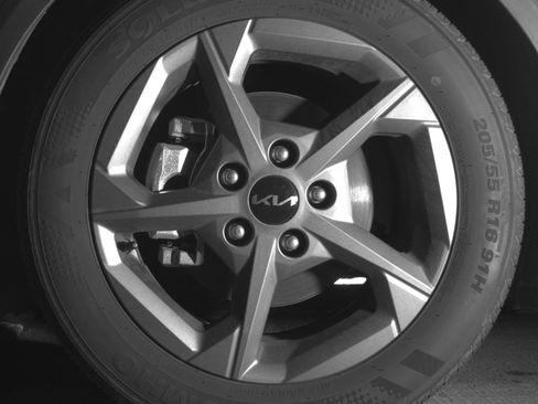 Used 2025 Kia K4 LXS image 12