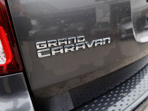 Used 2018 Dodge Grand Caravan SE image 11