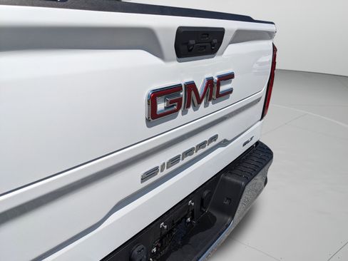 Used 2024 GMC Sierra 1500 SLT RWD image 40