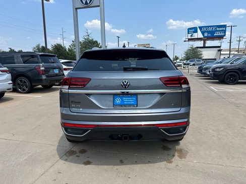 Used 2023 Volkswagen Atlas Cross Sport SE AWD/4WD image 6