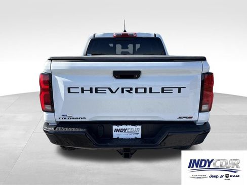 Used 2024 Chevrolet Colorado ZR2 w/ Technology Package AWD/4WD image 5