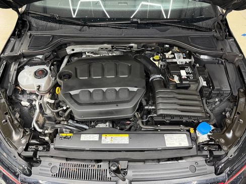 Used 2022 Volkswagen GTI SE FWD image 7