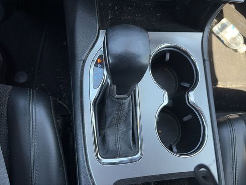 Used 2020 Jeep Grand Cherokee Laredo w/ Laredo X Package image 21