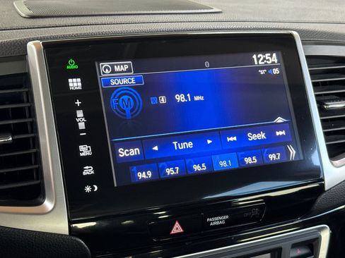 Used 2016 Honda Pilot Touring image 22