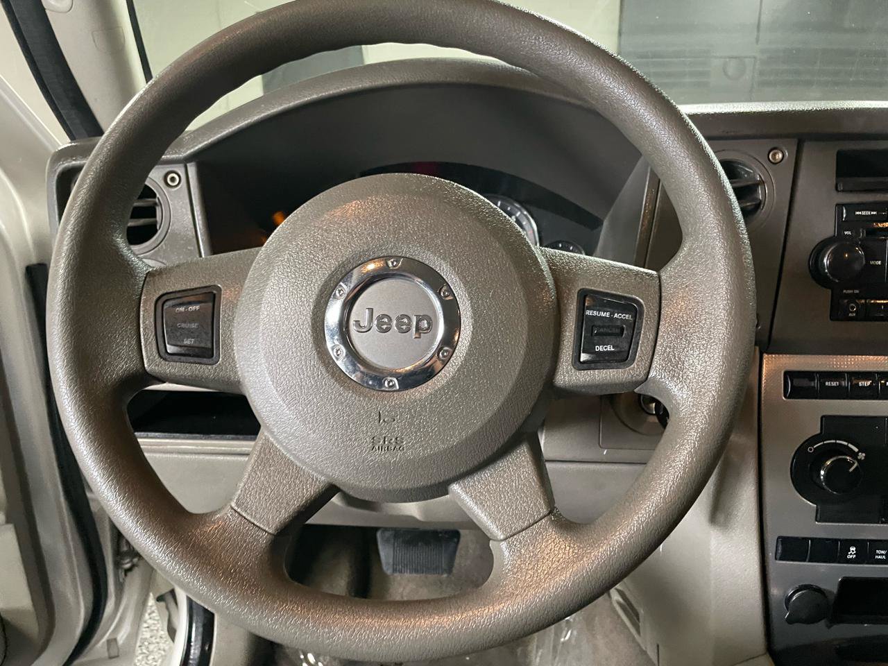 Used 2007 Jeep Commander Sport w/ Skid Plate Group AWD/4WD image 22