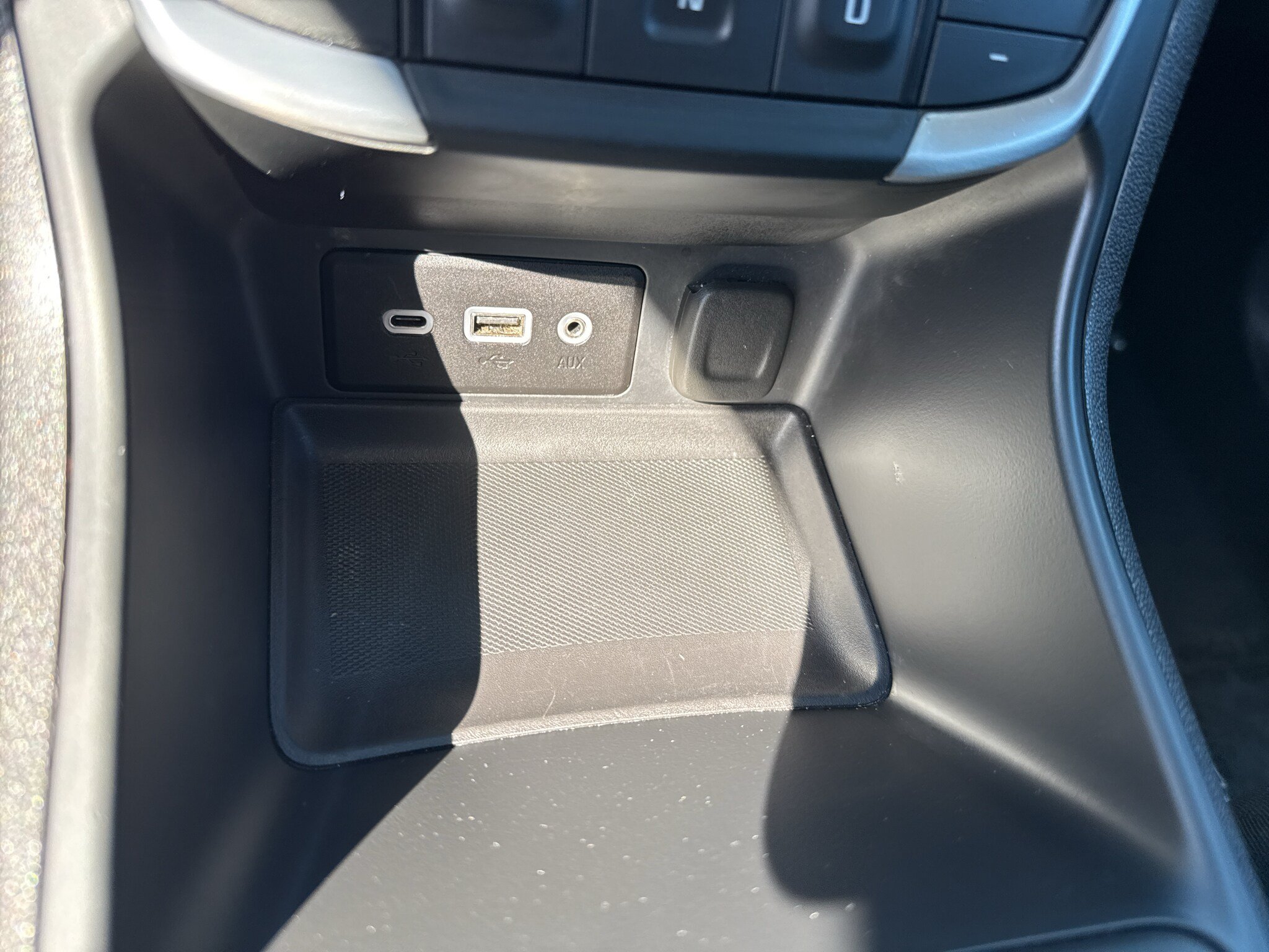 Used 2024 GMC Terrain SLE AWD/4WD image 16
