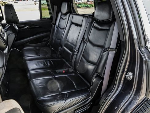 Used 2016 Cadillac Escalade Platinum image 41