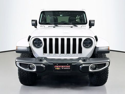 Used 2021 Jeep Wrangler Unlimited Sahara w/ Uconnect 4C Nav & Sound Group image 4