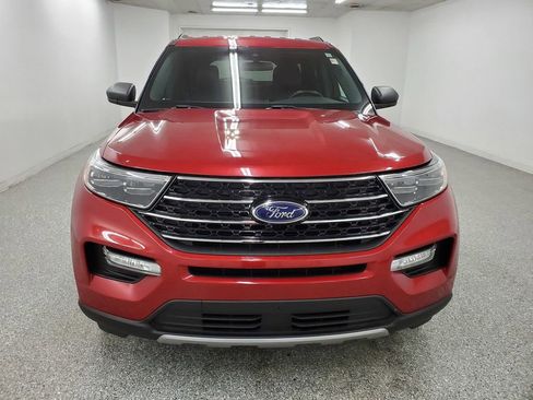 Used 2020 Ford Explorer XLT w/ Equipment Group 202A image 2