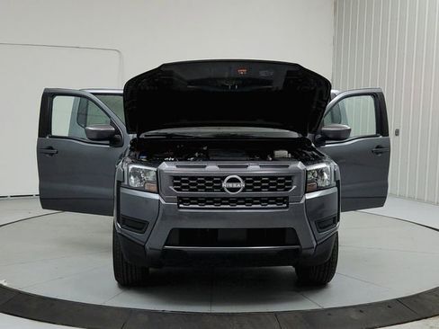 Used 2025 Nissan Frontier SV image 10