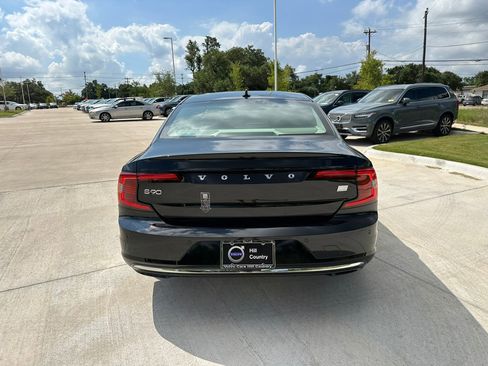 Certified 2024 Volvo S90 T8 Ultimate w/ Lounge Package image 5