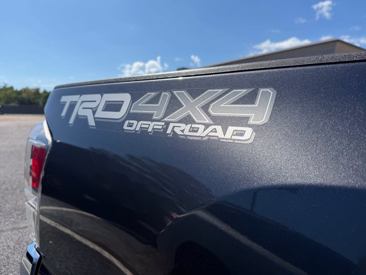 Used 2021 Toyota Tacoma TRD Off-Road AWD/4WD image 9