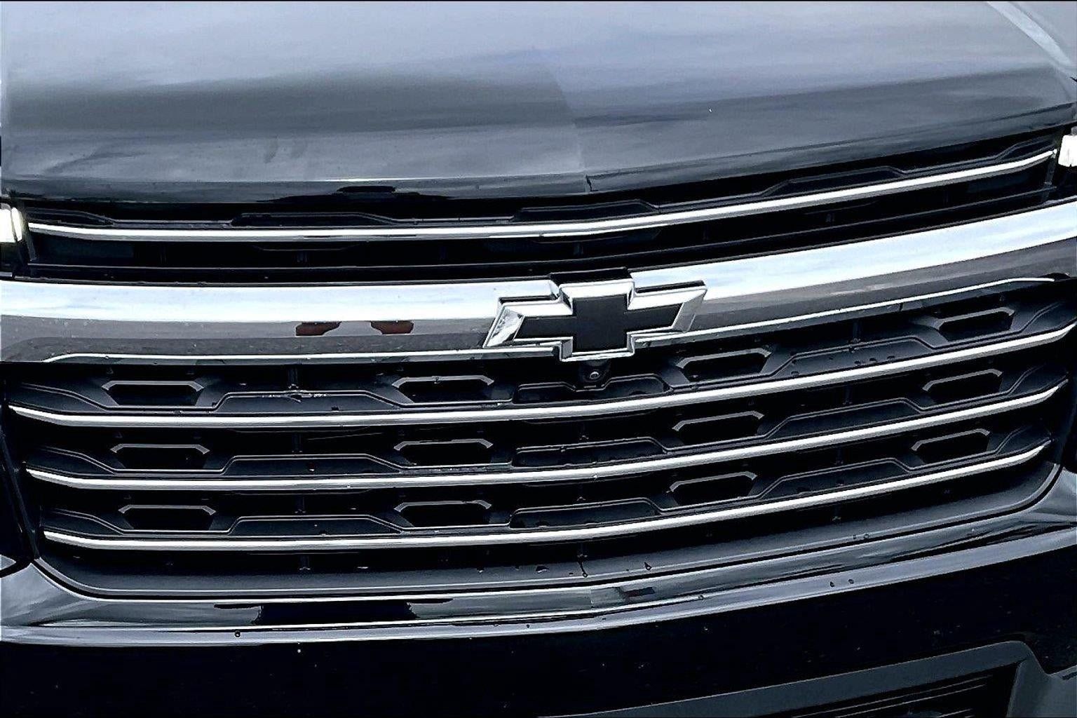 Used 2025 Chevrolet Traverse LT w/ Driver Confidence Package FWD image 30