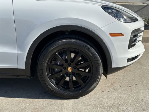 Used 2020 Porsche Cayenne image 11