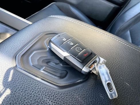 Used 2022 RAM 1500 Laramie image 12