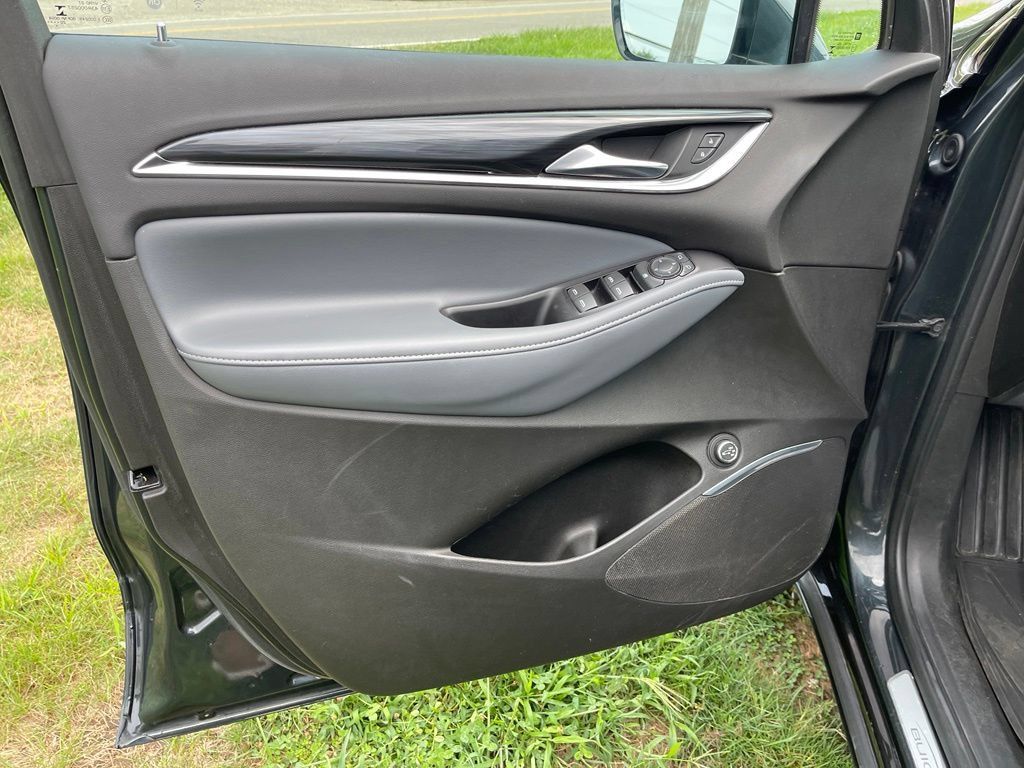 Used 2021 Buick Enclave Essence FWD image 21