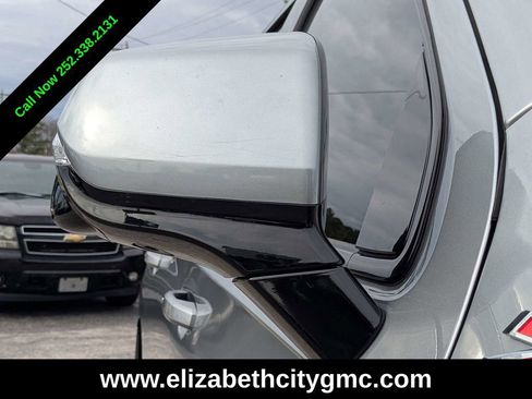 Used 2024 Chevrolet Tahoe Z71 w/ Luxury Package image 11