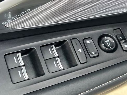 Certified 2025 Acura RDX w/ Technology Package image 12