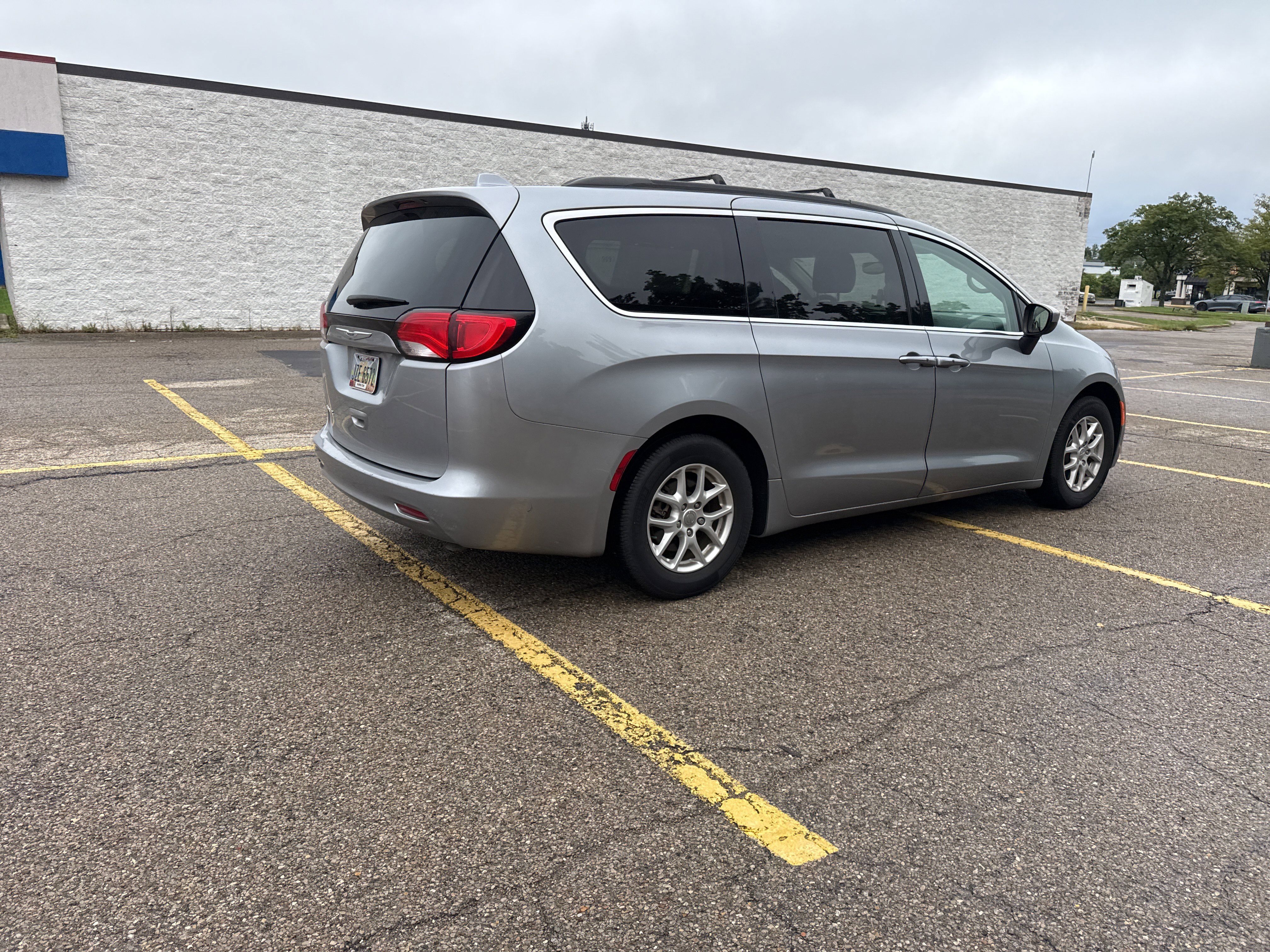 Used 2020 Chrysler Voyager Lxi FWD image 23