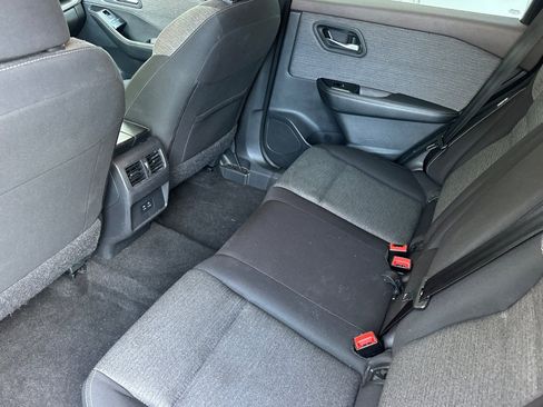 Used 2023 Nissan Rogue SV image 13