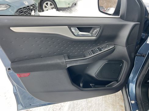 Used 2020 Ford Escape SE image 20