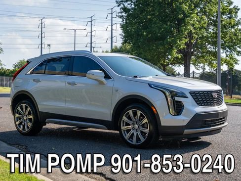 Used 2023 Cadillac XT4 Premium Luxury w/ Cold Weather Package FWD image 4