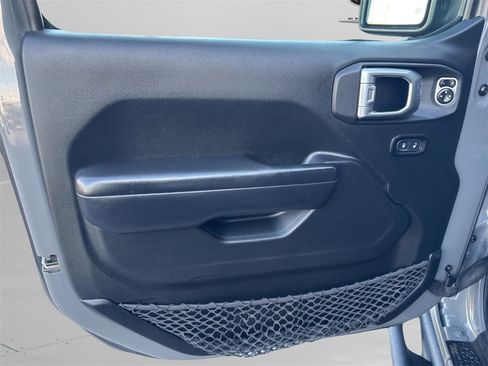 Used 2019 Jeep Wrangler Sport image 27