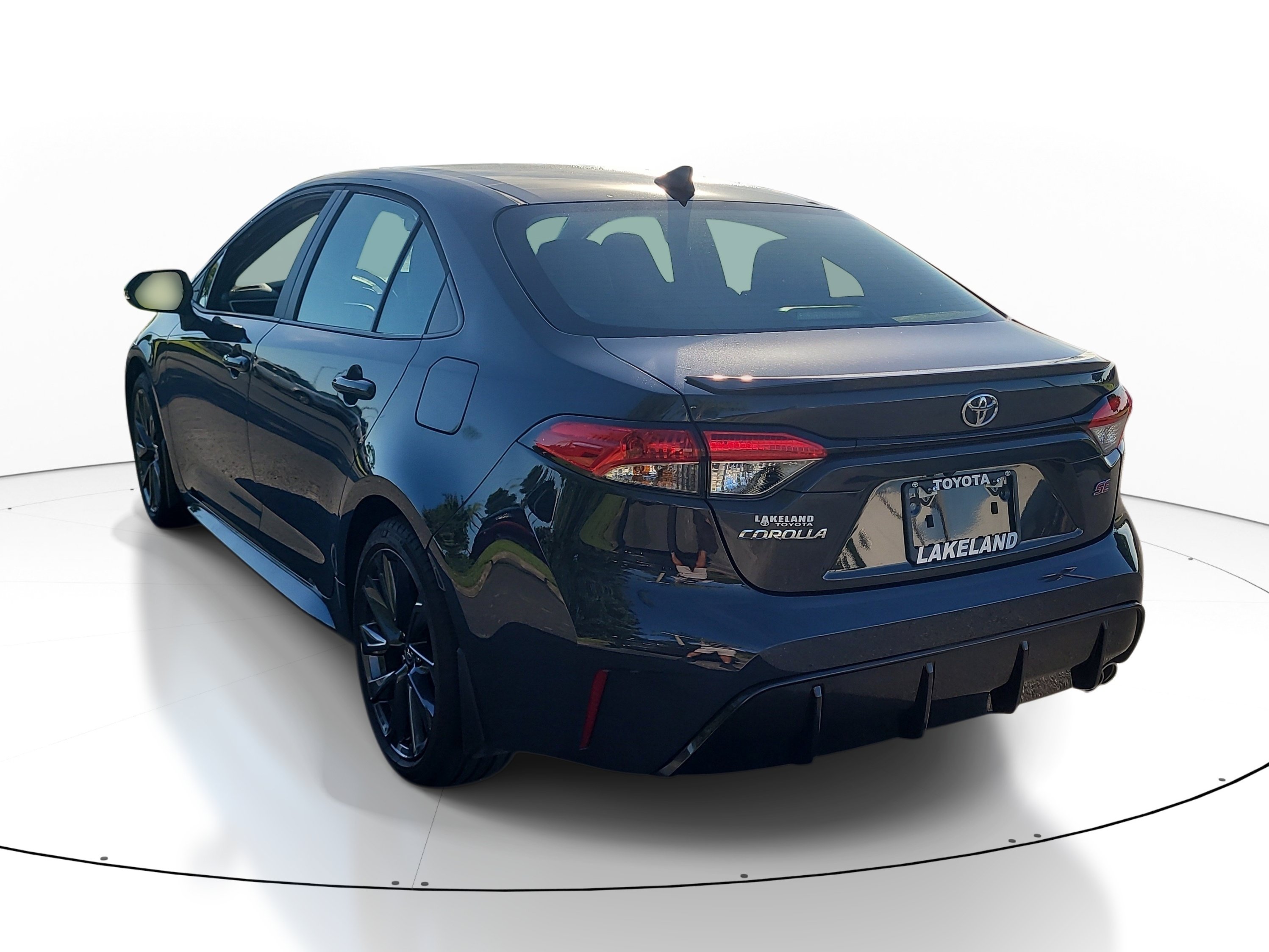 Used 2026 Toyota Corolla SE FWD image 5