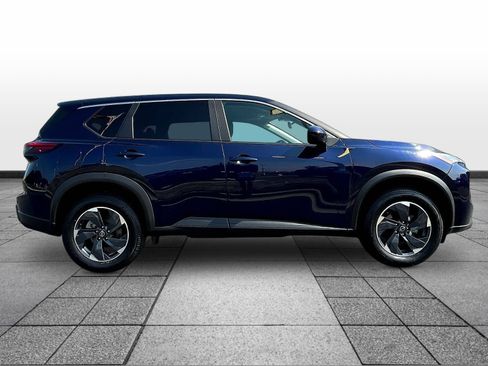 Certified 2024 Nissan Rogue SV FWD image 4
